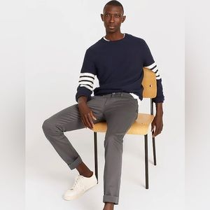 EUC Men’s J. Crew classic straight grey corduroy